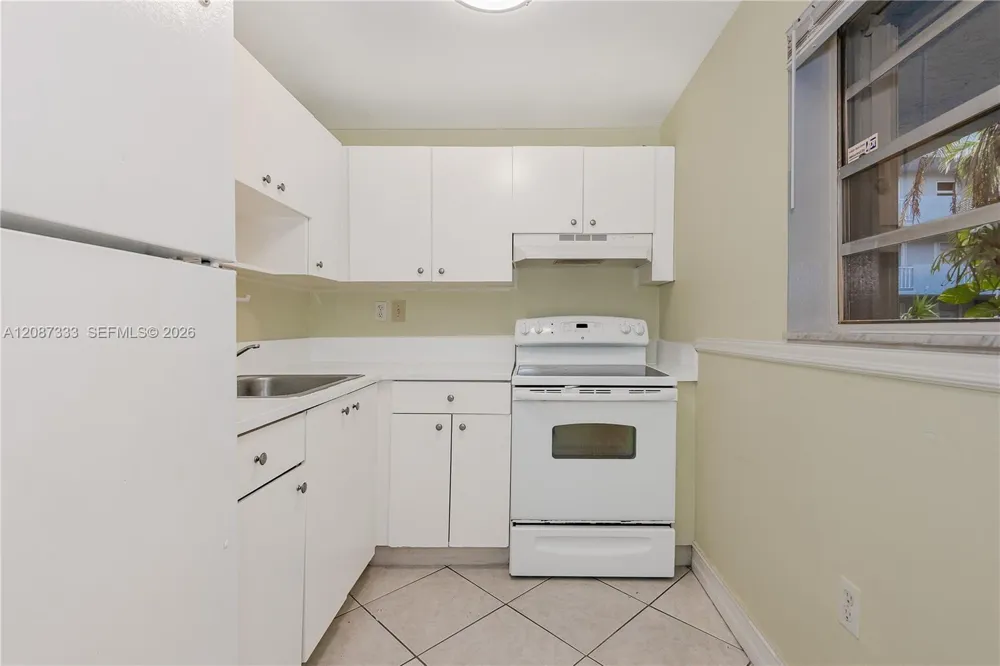 1725 W 60th St #F126 Hialeah, FL 33012