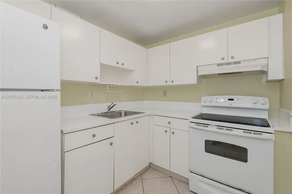 1725 W 60th St #F126 Hialeah, FL 33012