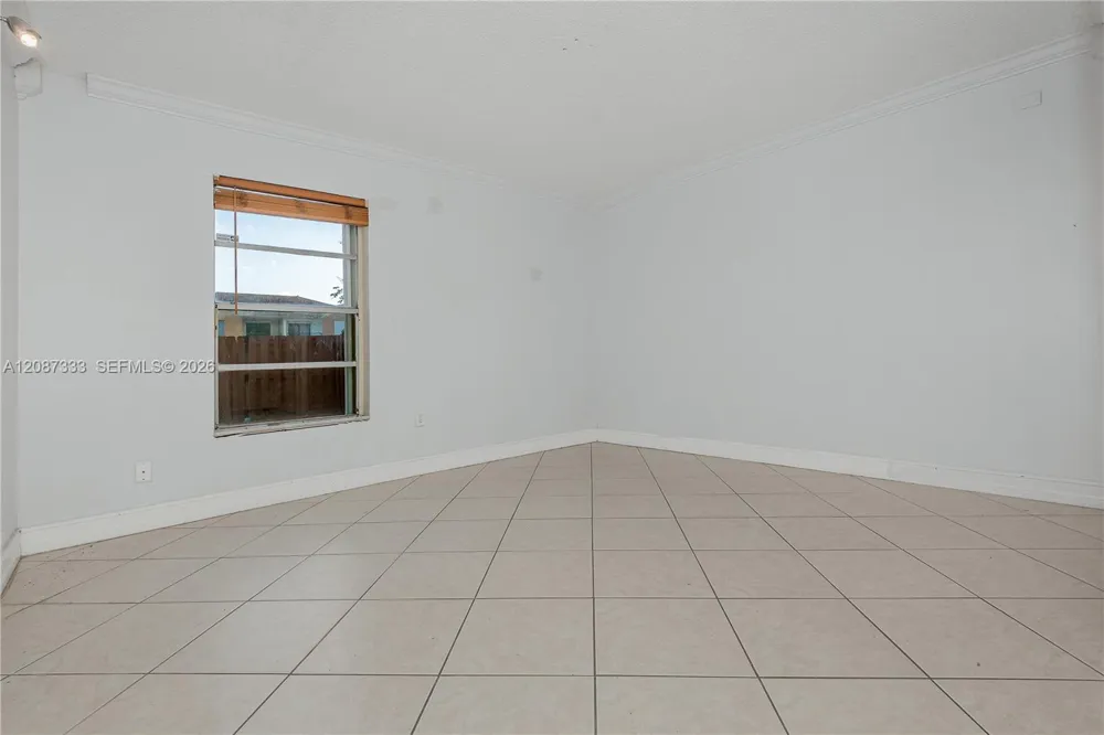 1725 W 60th St #F126 Hialeah, FL 33012