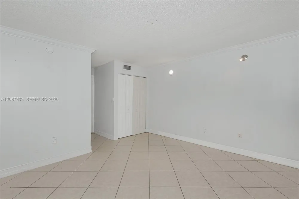 1725 W 60th St #F126 Hialeah, FL 33012