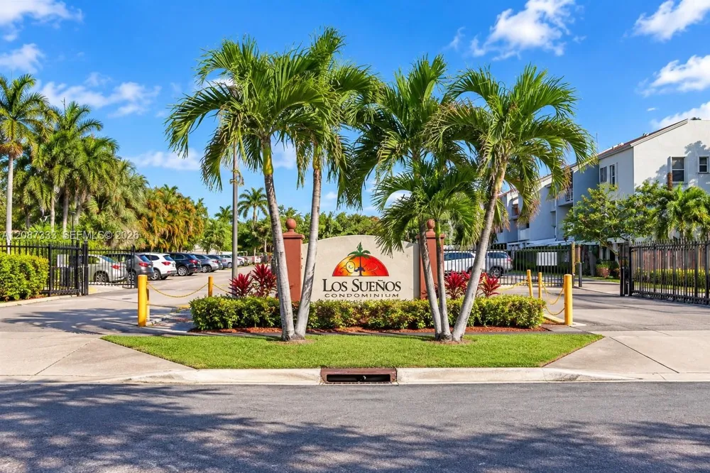1725 W 60th St #F126 Hialeah, FL 33012