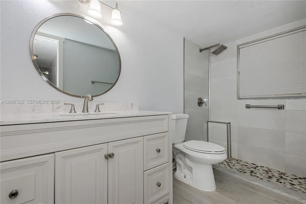 1725 W 60th St #F126 Hialeah, FL 33012