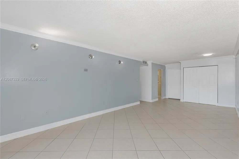 1725 W 60th St #F126 Hialeah, FL 33012