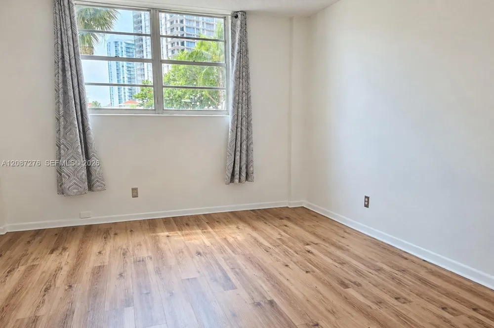 19390 Collins Ave #119 Sunny Isles Beach, FL 33160
