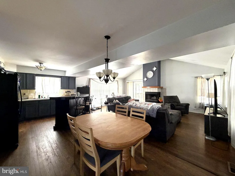43 WILSON DRIVE Sicklerville, NJ 08081