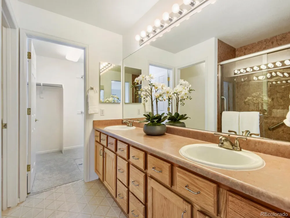 23782 E Kettle Place Aurora, CO 80016