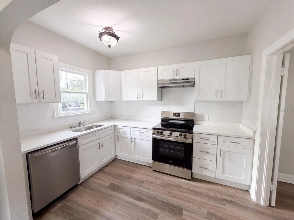 1901 20TH AVENUE St Petersburg, FL 33713