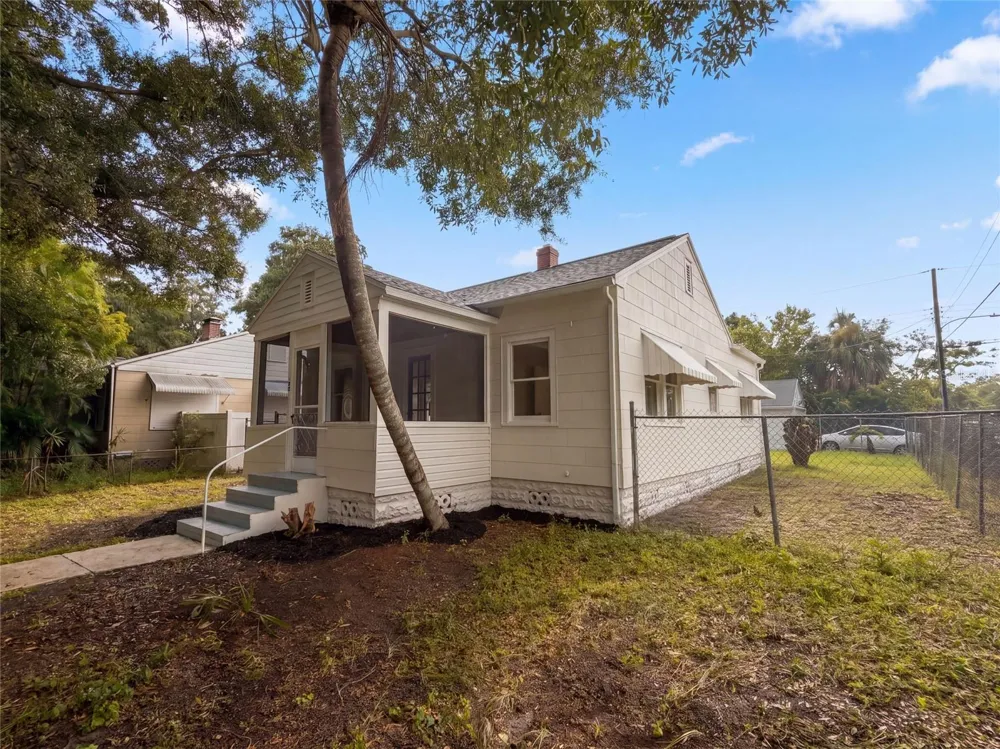 1901 20TH AVENUE St Petersburg, FL 33713