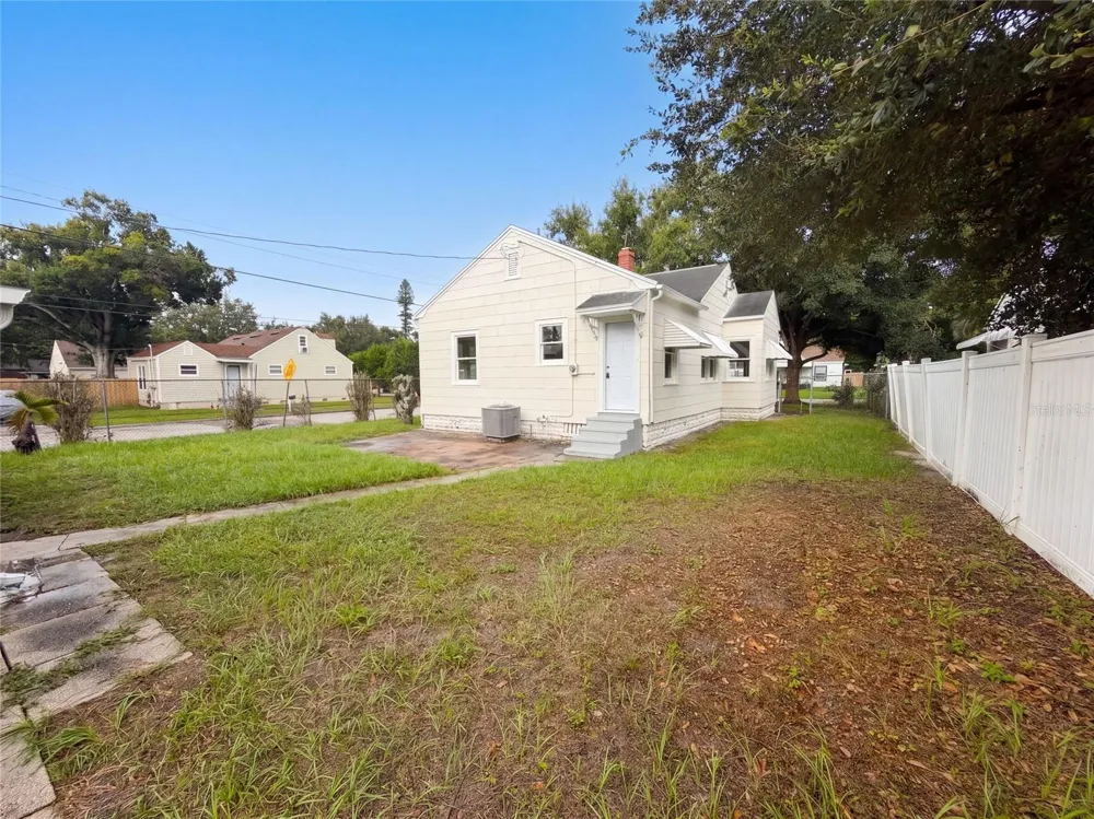 1901 20TH AVENUE St Petersburg, FL 33713