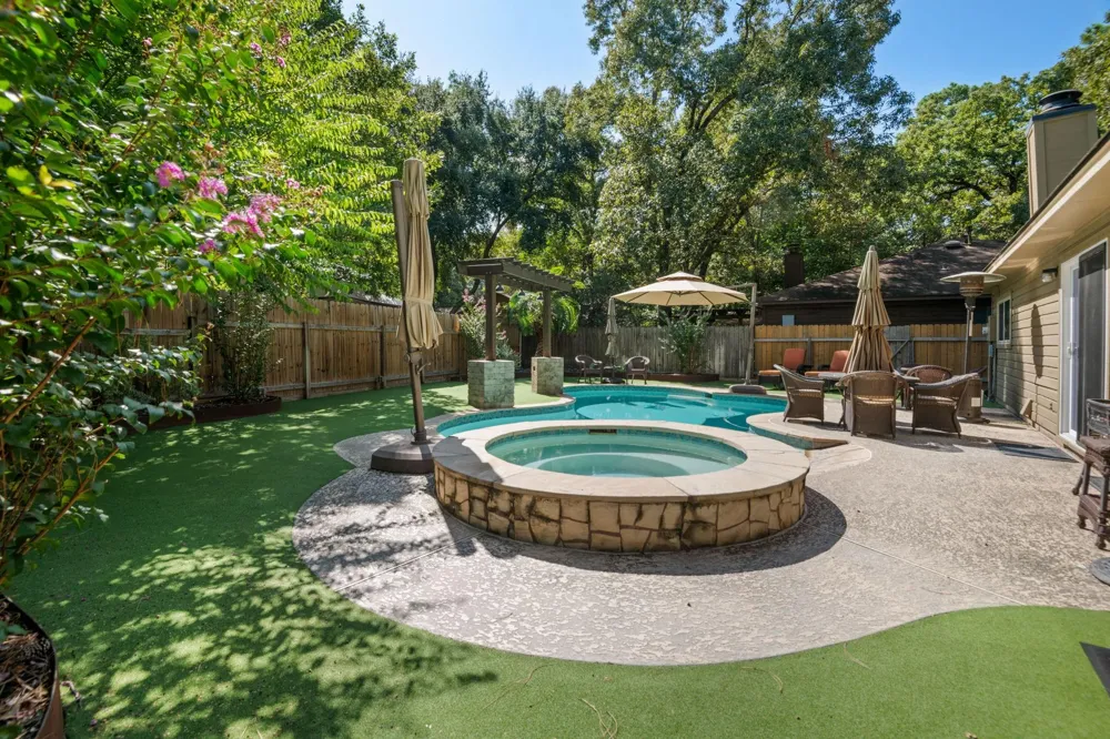 31 S Summer Star Court The Woodlands, TX 77380