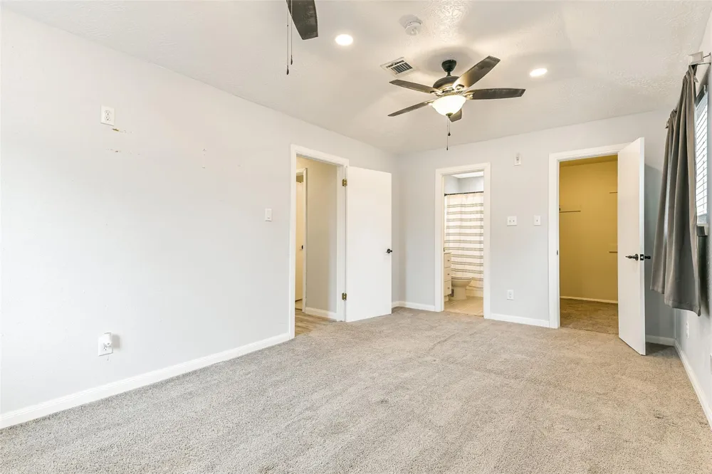 207 Woodvale Drive League City, TX 77573