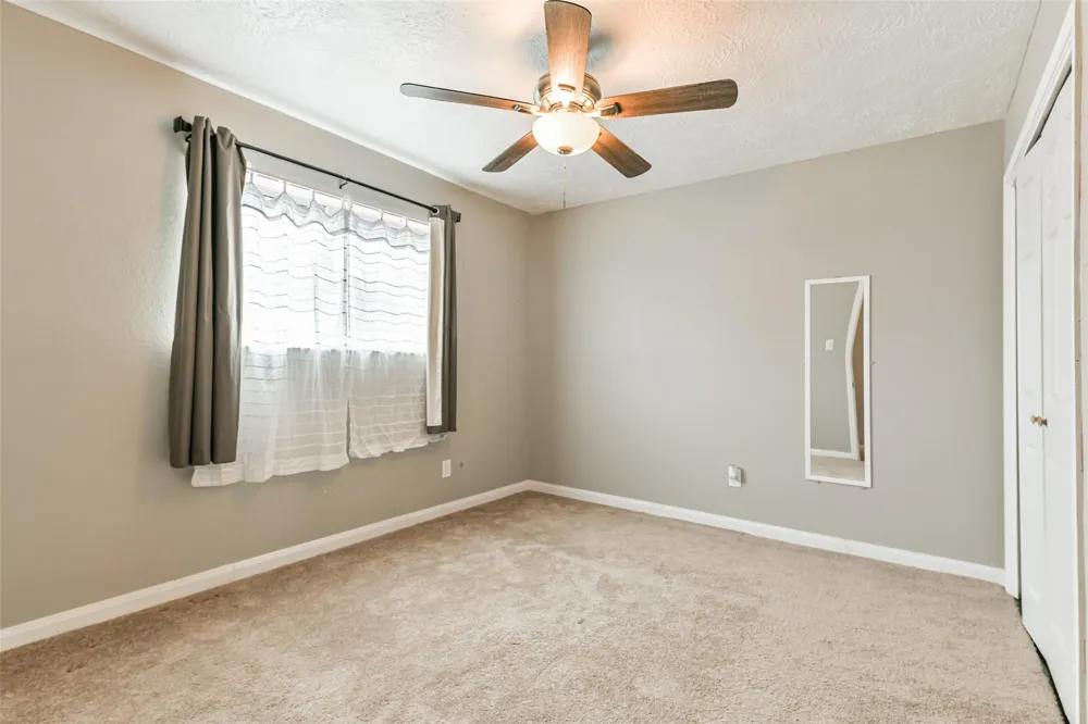 207 Woodvale Drive League City, TX 77573
