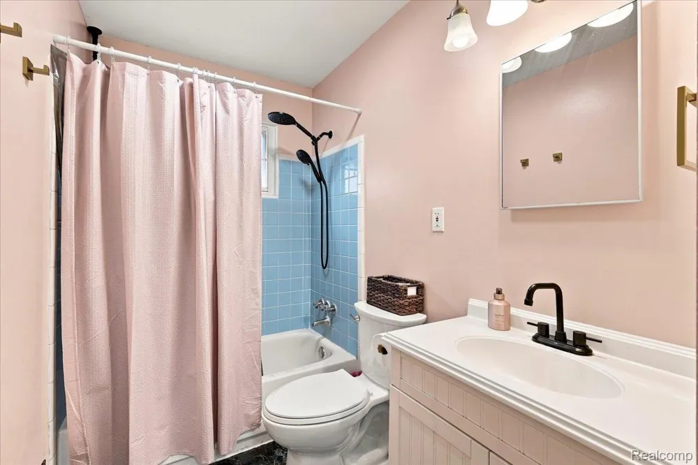 20435 Catalano Street Clinton Charter Township, MI 48035