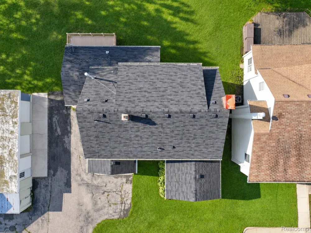 6123 Pointe Tremble Road Clay Township, MI 48001