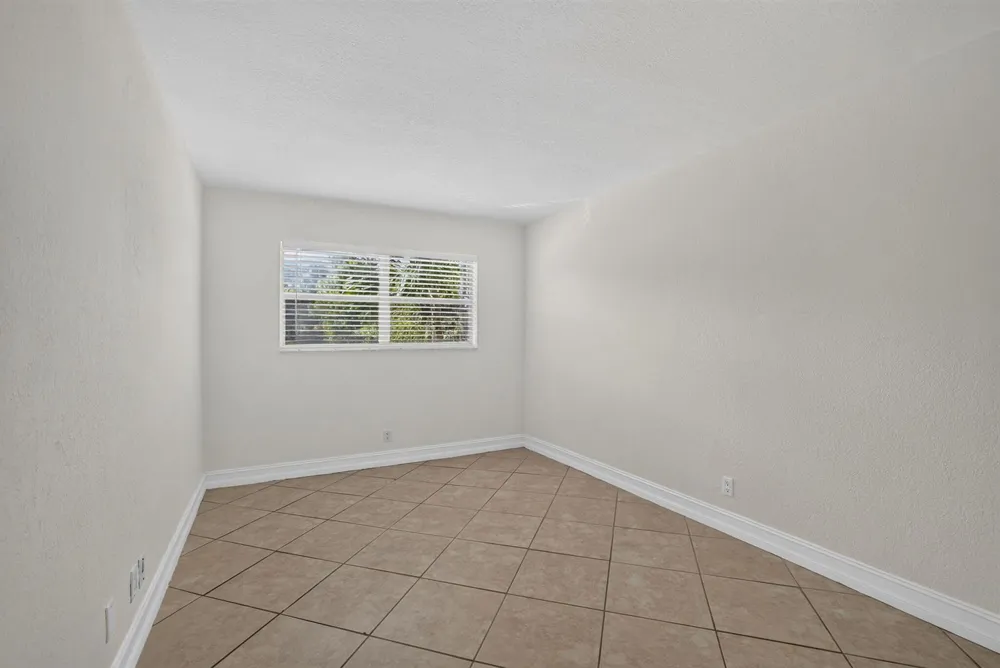 4051 NE 13TH AVENUE NE #76-3 Oakland Park, FL 33334