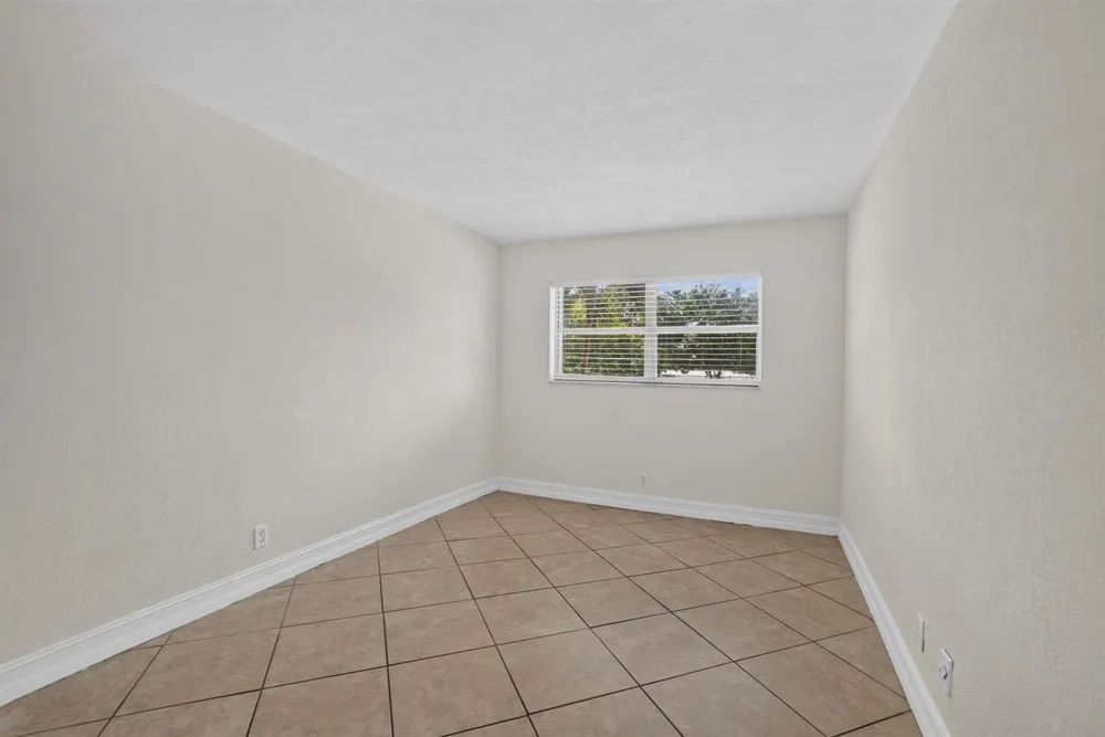4051 NE 13TH AVENUE NE #76-3 Oakland Park, FL 33334
