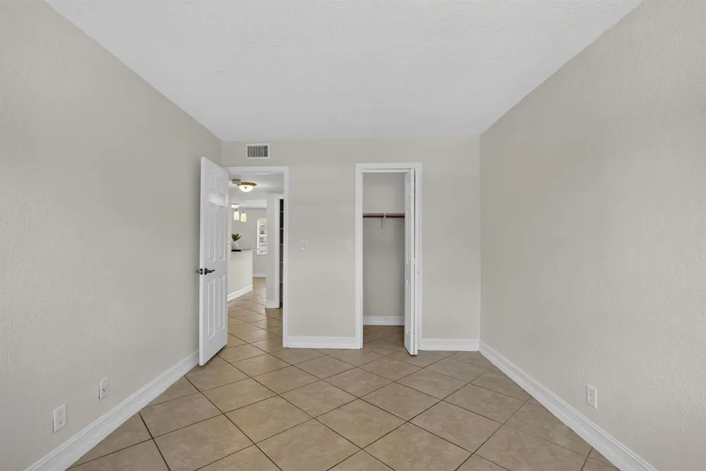 4051 NE 13TH AVENUE NE #76-3 Oakland Park, FL 33334