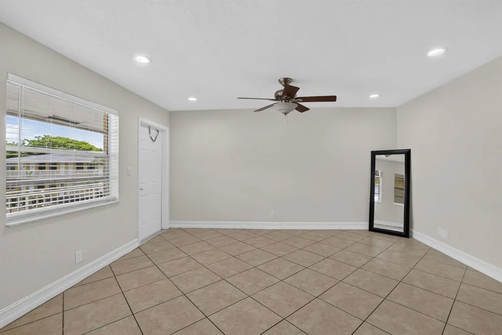 4051 NE 13TH AVENUE NE #76-3 Oakland Park, FL 33334