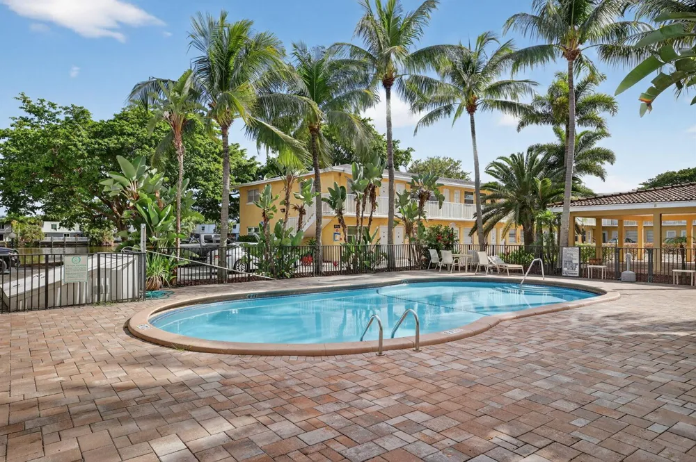 4051 NE 13TH AVENUE NE #76-3 Oakland Park, FL 33334