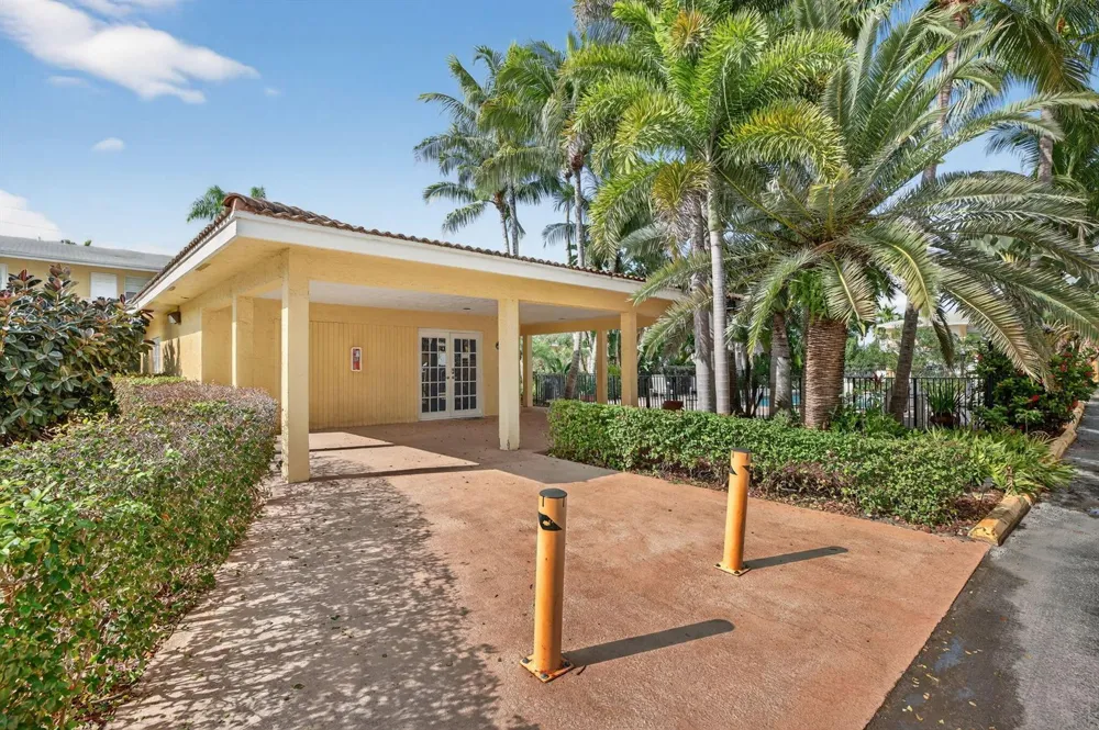 4051 NE 13TH AVENUE NE #76-3 Oakland Park, FL 33334