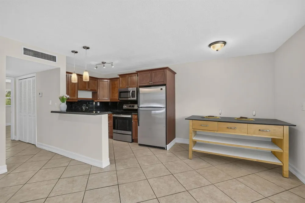 4051 NE 13TH AVENUE NE #76-3 Oakland Park, FL 33334