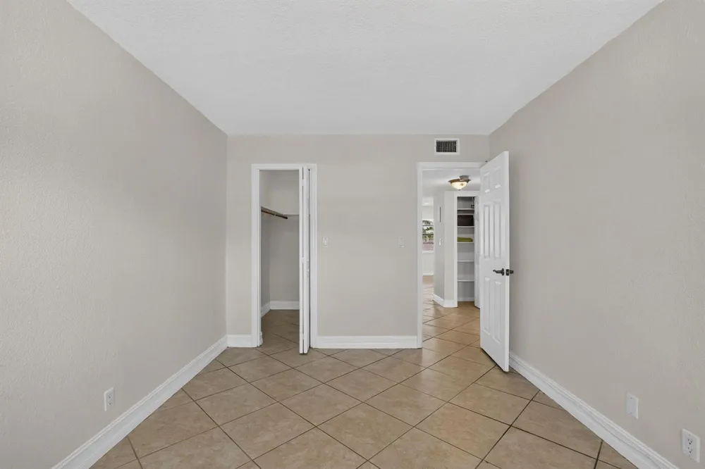 4051 NE 13TH AVENUE NE #76-3 Oakland Park, FL 33334
