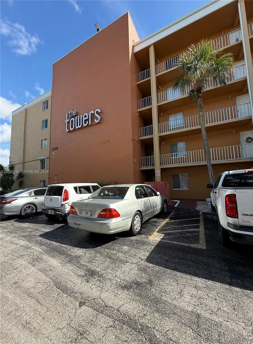 2366 E Mall Dr #308 Fort Myers, FL 33901