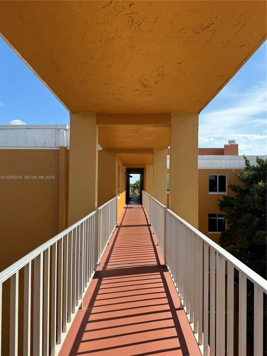 2366 E Mall Dr #308 Fort Myers, FL 33901