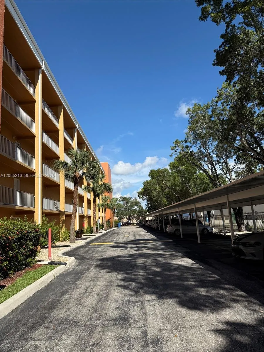 2366 E Mall Dr #308 Fort Myers, FL 33901