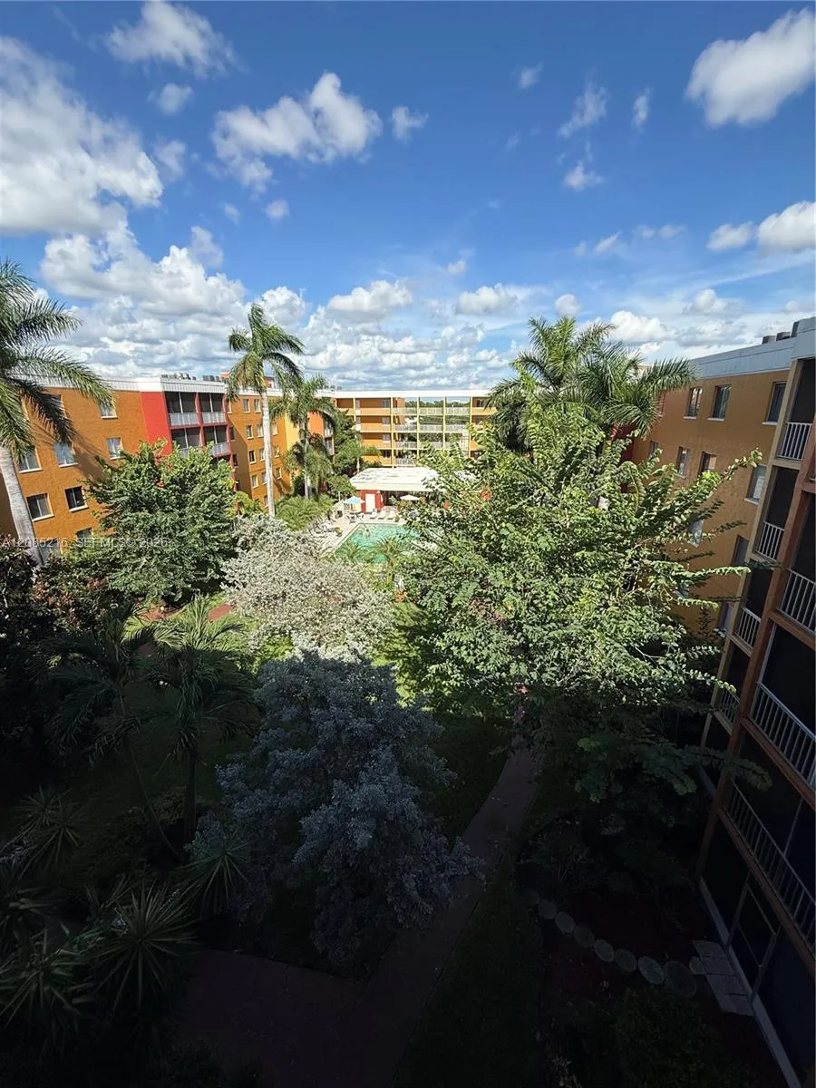 2366 E Mall Dr #308 Fort Myers, FL 33901