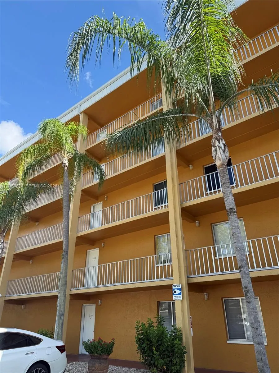 2366 E Mall Dr #308 Fort Myers, FL 33901