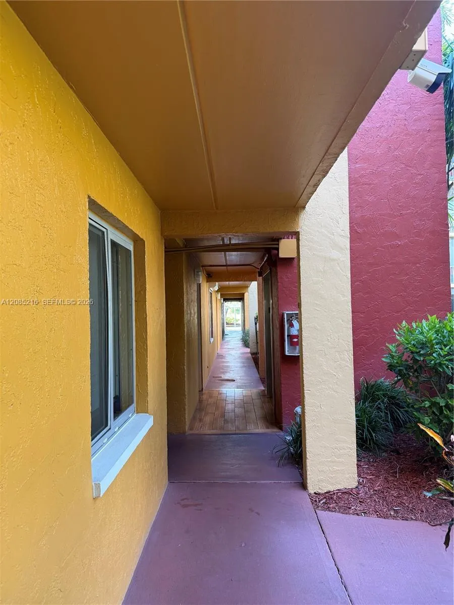 2366 E Mall Dr #308 Fort Myers, FL 33901
