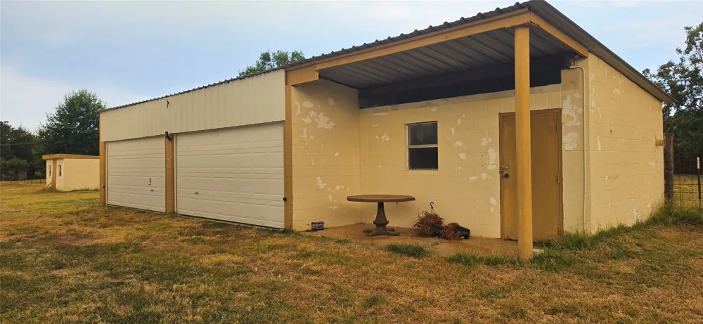 1214 desvoignes Denison, TX 75021