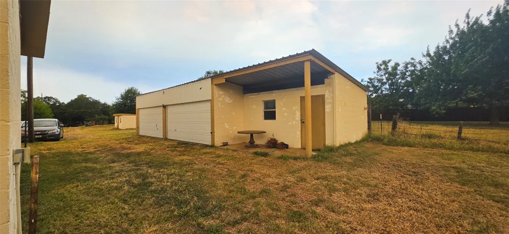 1214 desvoignes Denison, TX 75021