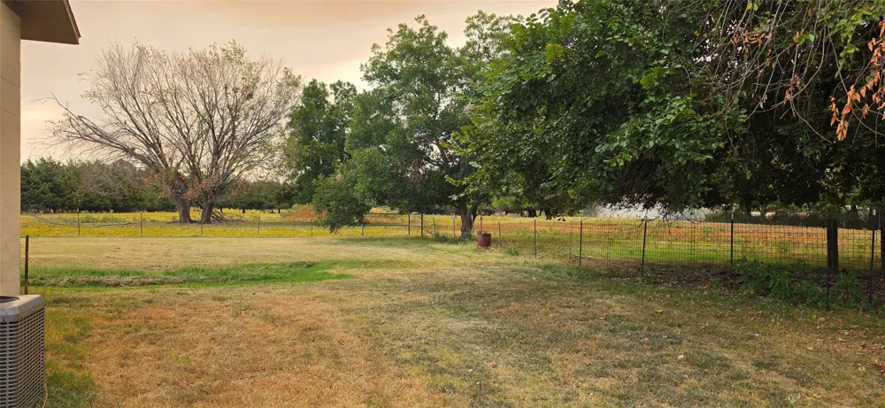 1214 desvoignes Denison, TX 75021