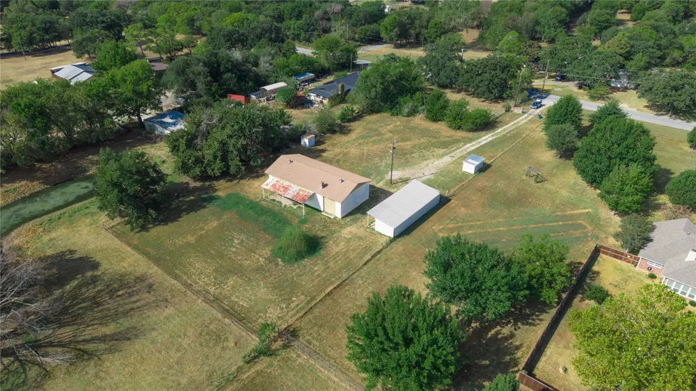 1214 desvoignes Denison, TX 75021