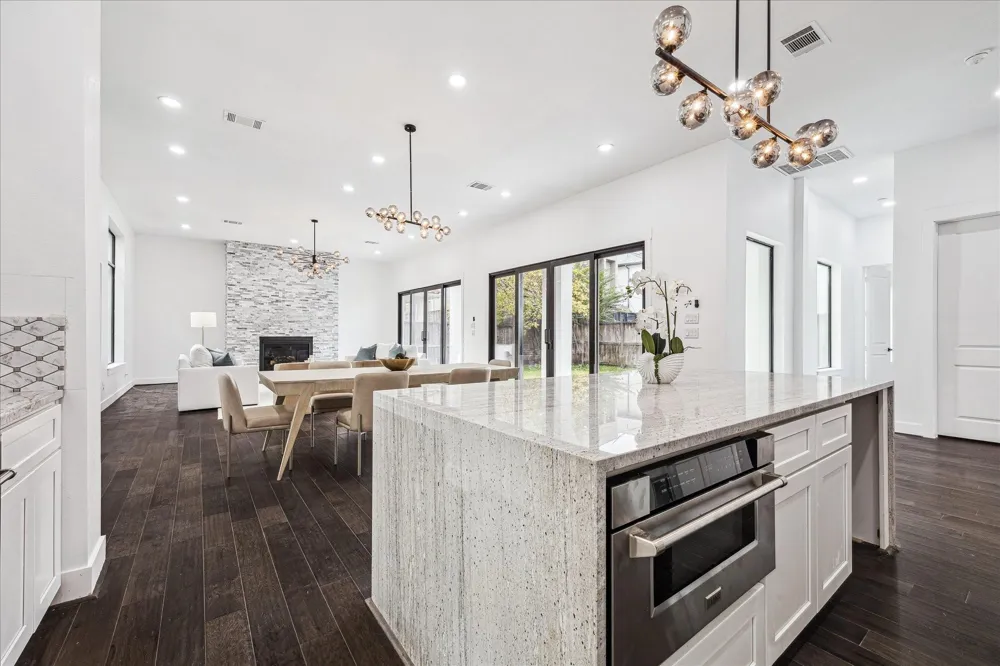 3209 Mcculloch Circle Houston, TX 77056