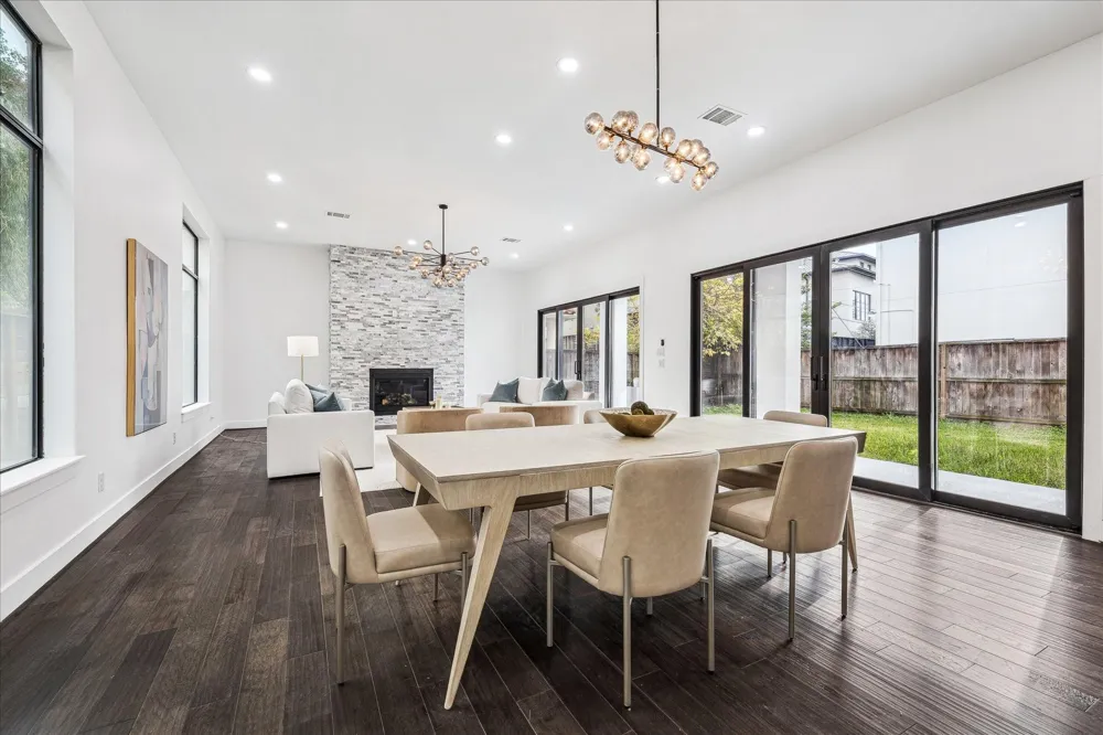 3209 Mcculloch Circle Houston, TX 77056