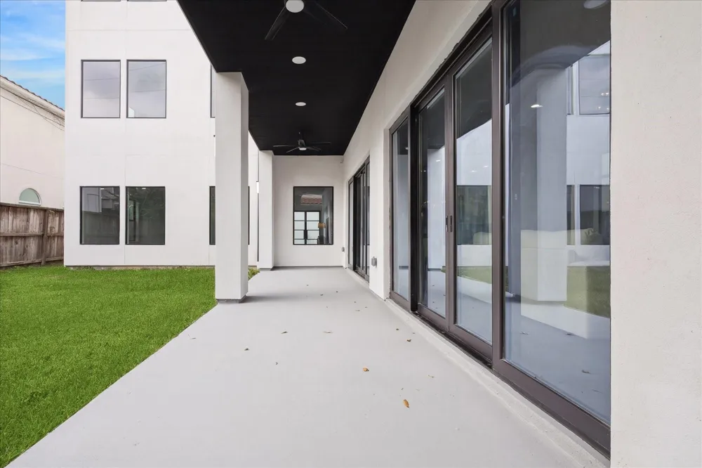 3209 Mcculloch Circle Houston, TX 77056
