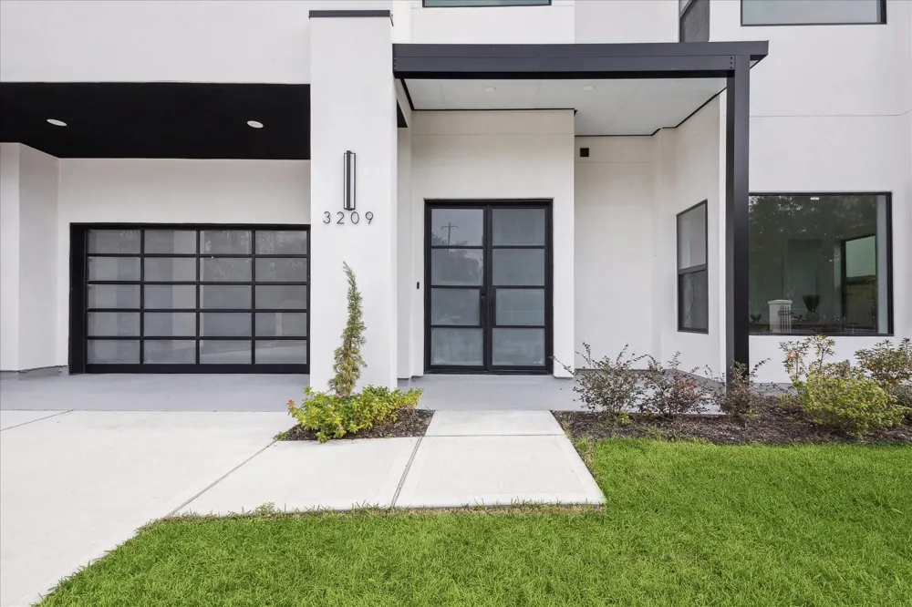 3209 Mcculloch Circle Houston, TX 77056