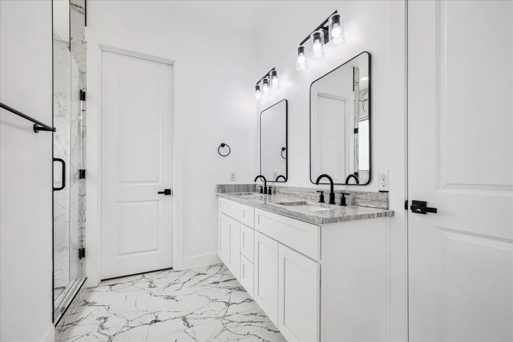 3209 Mcculloch Circle Houston, TX 77056