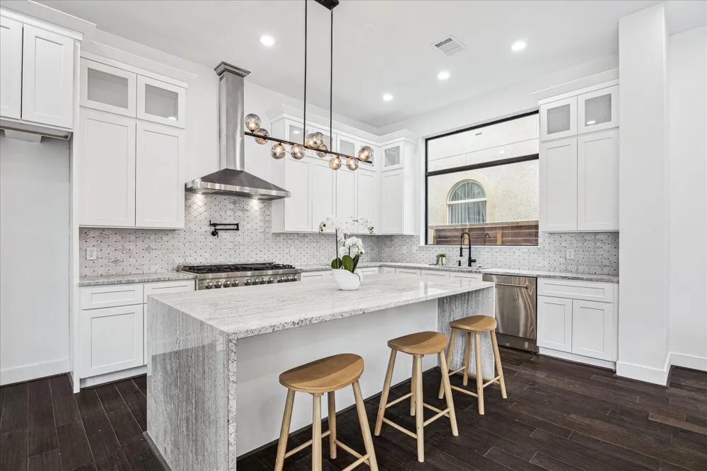 3209 Mcculloch Circle Houston, TX 77056