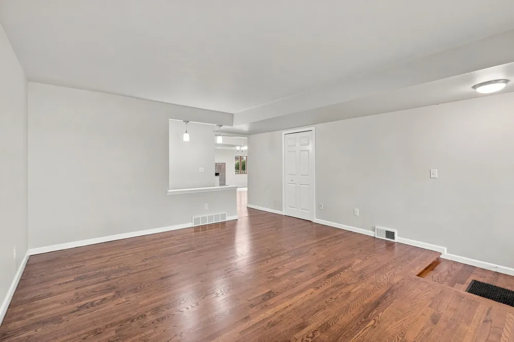 1810 Briarwood Drive Madison Heights, MI 48071