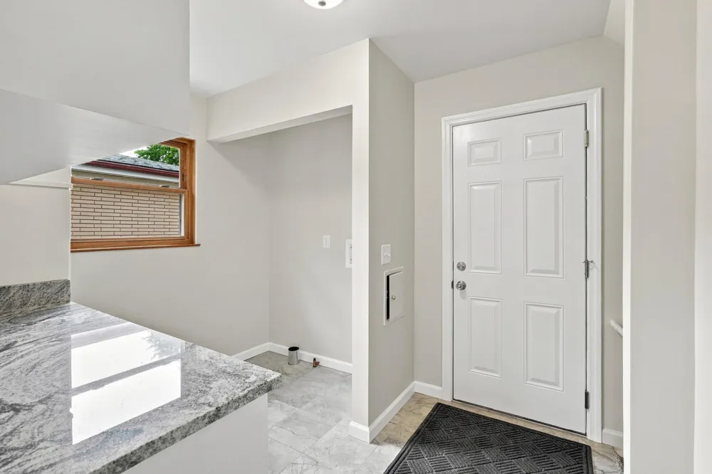 1810 Briarwood Drive Madison Heights, MI 48071