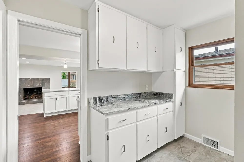 1810 Briarwood Drive Madison Heights, MI 48071