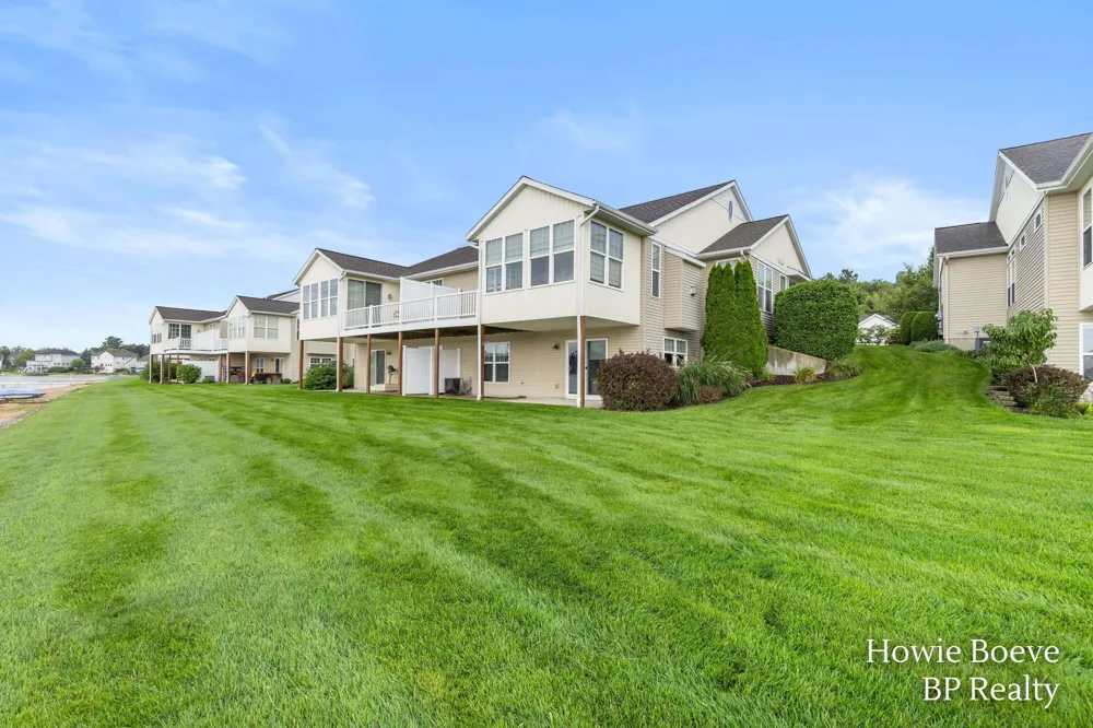 7403 Watermark Drive Allendale, MI 49401
