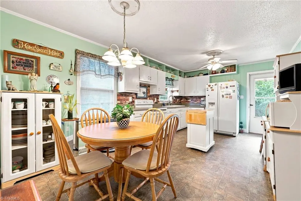 4725 Mill Creek Road Cedar Grove, NC 27231