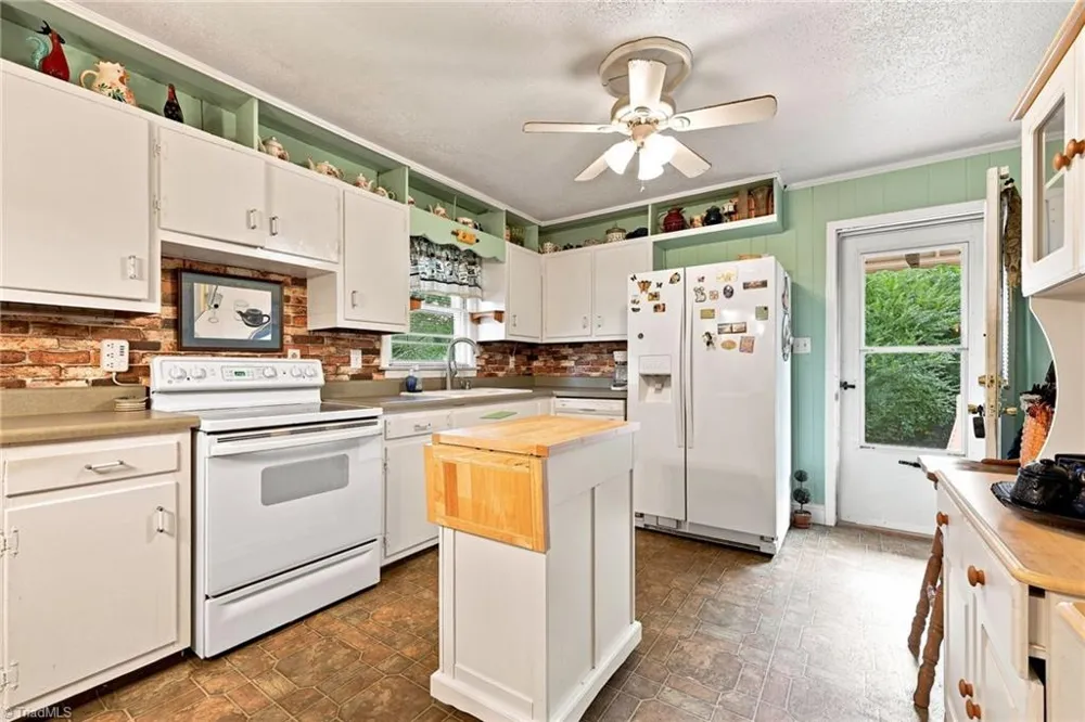 4725 Mill Creek Road Cedar Grove, NC 27231