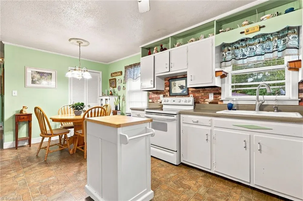 4725 Mill Creek Road Cedar Grove, NC 27231
