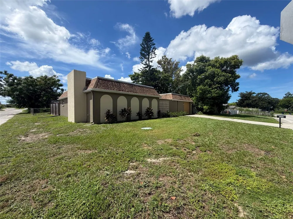 5324 REEF DRIVE New Port Richey, FL 34652